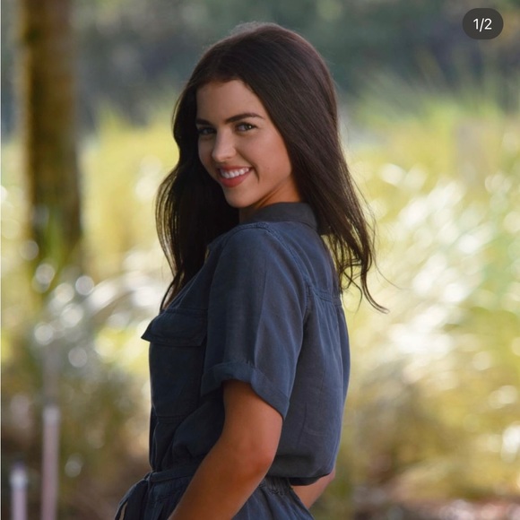 Meet your Posher, Nicole - Picture 1 of 1